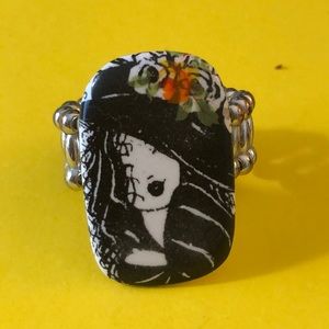 Expandable ring with artwork by Picasso